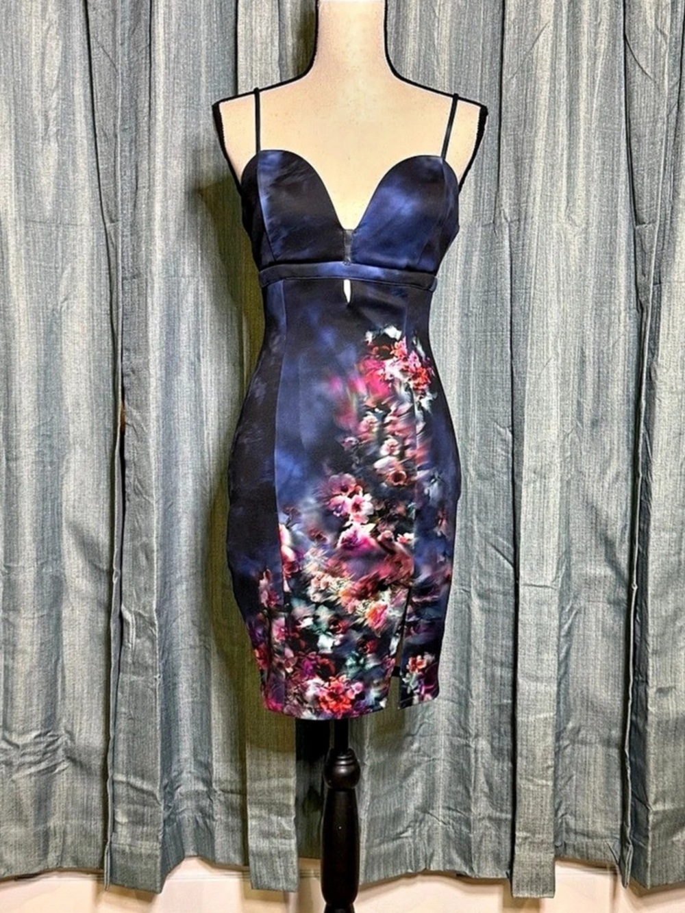 bebe Floral Mini Dress in Blue & Black Size XS Like New